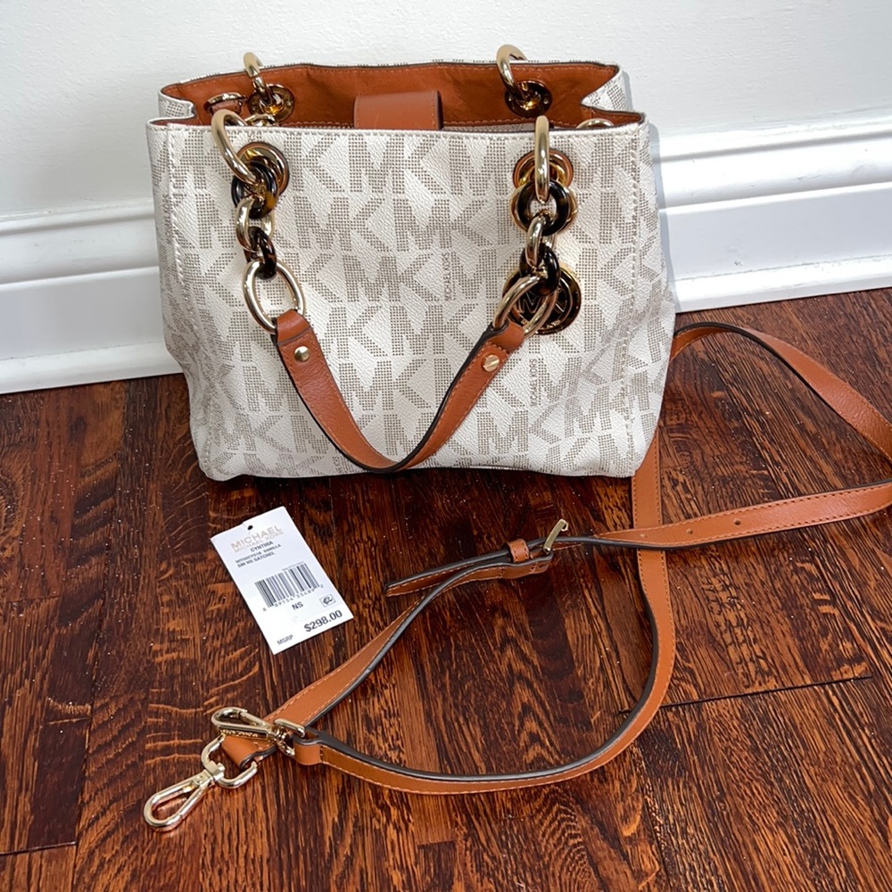 Michael Kors Cynthia Bag (Small) - Picture 4 of 17